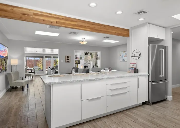Holiday home S Neighborhood Within Mins From Attractions *
